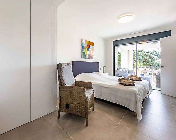 Eksklusiv bolig med turistlisens | Privat basseng | 160 m² terrasser | Mulighet for 4 soverom