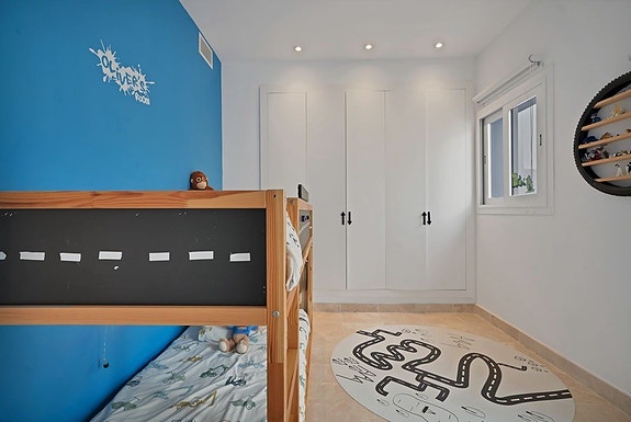 Nyere leilighet med privat hage | Sjøutsikt | 3 soverom og 2 bad