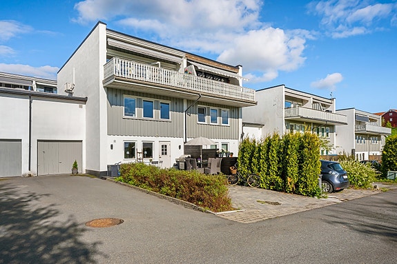 Velkommen til Riis terrasse 20 - Kontakt Carl P. Sveistrup på 980 45 319 dersom privatvisning ønskes. Foto: Zovenfra