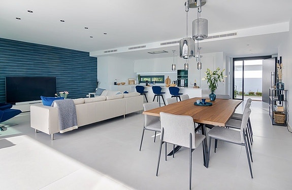 Moderne villa med privat basseng | 700 meter til stranden | Sjøutsikt