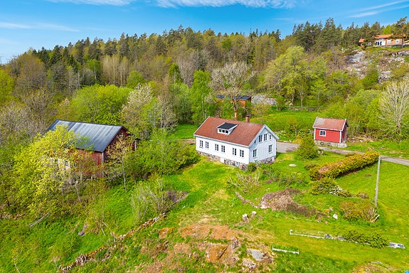 Velkommen til vakre Bjornesveien 161 - småbruksidyll presentert av Marius Engelskjønn v/Meglerhuset & Partners