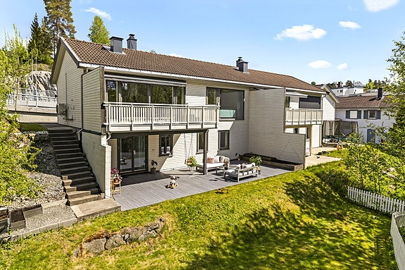 Nordvik Ski og Ås v/Håkon Sumstad Andresen ønsker velkommen til Skjervenveien 2E. Foto: Fotoetcetera.
