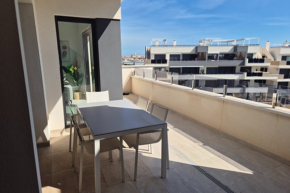Penthouse med 2 soverom | Stor takterrasse | Havutsikt | Nær sjøen