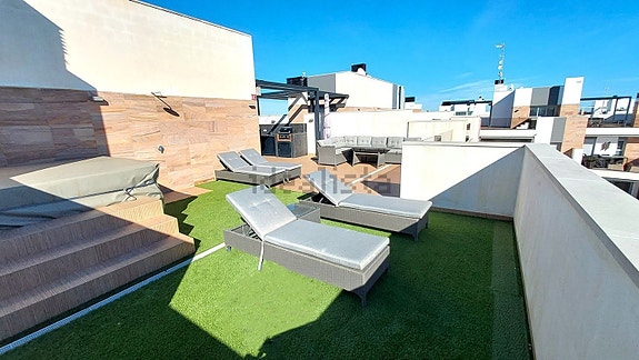 Penthouse med 3 soverom | Stor takterrasse | Havutsikt | 180 m til sjøen