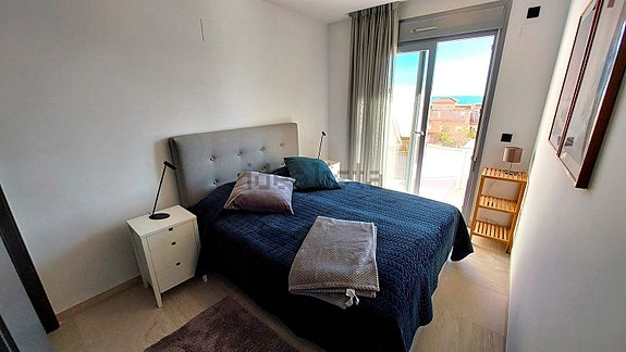 Penthouse med 3 soverom | Stor takterrasse | Havutsikt | 180 m til sjøen