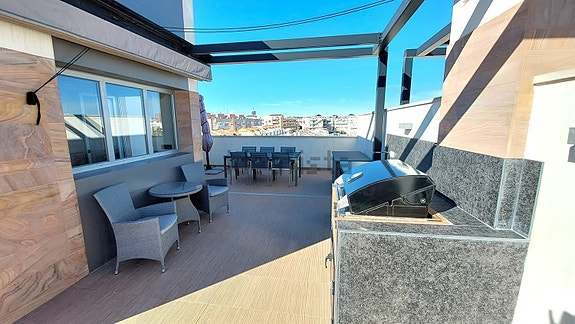 Penthouse med 3 soverom | Stor takterrasse | Havutsikt | 180 m til sjøen