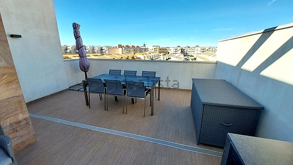 Penthouse med 3 soverom | Stor takterrasse | Havutsikt | 180 m til sjøen