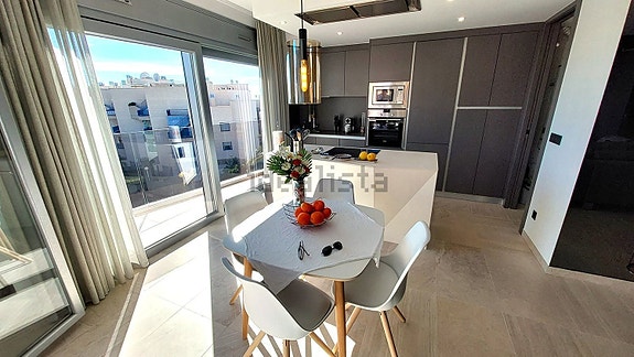 Penthouse med 3 soverom | Stor takterrasse | Havutsikt | 180 m til sjøen