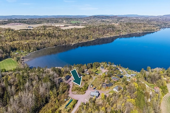 Martine Hosen v/ DNB Eiendom presenterer denne hyttetomten beliggende på Frebergsvik