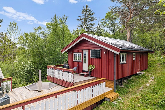 Koselig hytte med skjermet beliggenhet like utenfor Rissa sentrum.