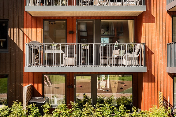 Lørenskog Hageby: Lekker 4-roms fra 2024. Arealeffektiv planløsning, balkong, heis og garasjeplass. Barnevennlig.