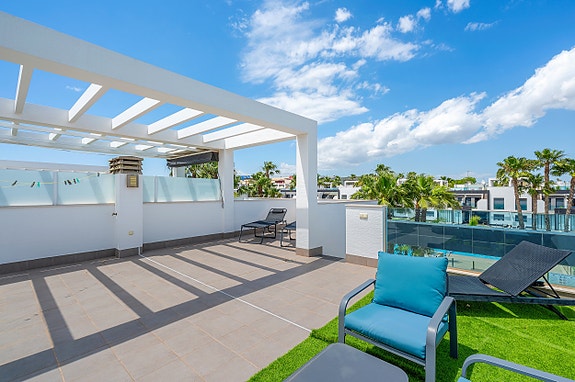 Toppleilighet i Oasis Beach | Privat takterrasse | Perfekt beliggenhet i La Zenia