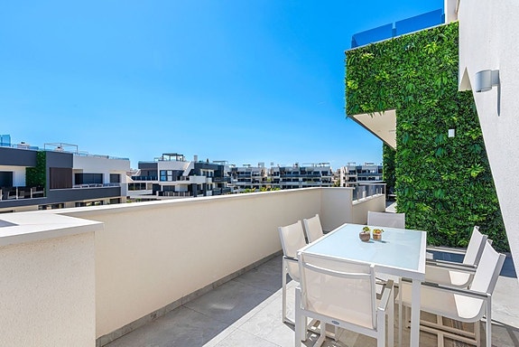 Penthouse med 3 soverom | Privat takterrasse med basseng | Havutsikt