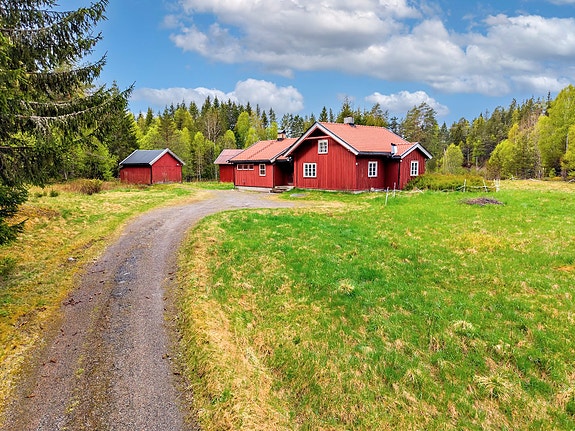 Velkommen til Enebakkveien 609! Foto: Martin Johnson / PrivatMegleren Kvadrat