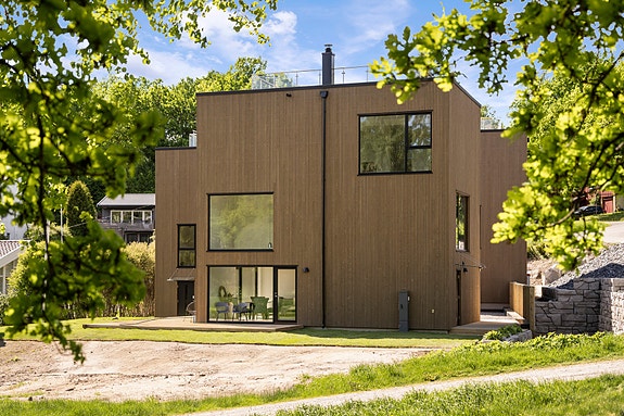 PrivatMegleren v/Amit Sharma har gleden av å presentere Belsjø terrasse 12! Foto: Noah Spange