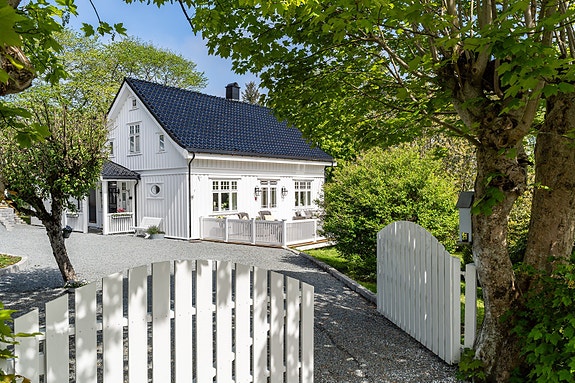 Velkommen til Peer Gynt Veg 6D - Presentert av Eiendomsmegler Lars Erik Sørgård v/Aktiv Haugesund! Foto: Mari Staveland.