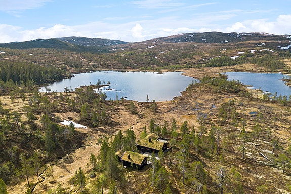 Velkommen til denne idylliske fritidseiendommen ved populære Hornsjøen i Selbu.