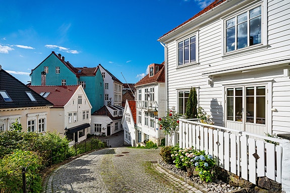 Rålekkert Bergenshus med solrik beliggenhet i nydelige omgivelser, kun noen få minutters gange fra Bryggen