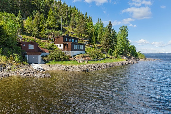 Cato Fegri v/Privatmegleren Hønefoss har gleden av å presentere Øst-Modumveien 1260!