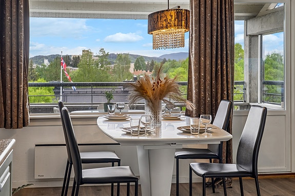 EIE eiendomsmegling v/ Amrinder Singh har gleden av å presentere Starrmyra 8. Foto v/ EFKT: Hanne Larsen.