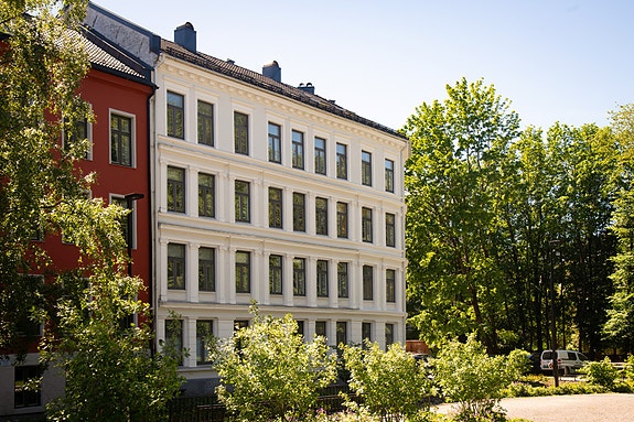 Velkommen til Jarlegata 19B, presentert av Kjetil Ustad v/EIE Valkyrien. Foto: Lars Gartå.
