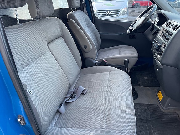 Toyota HiAce 14 of 20