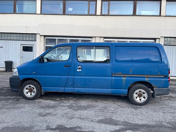 Toyota HiAce 8 of 20