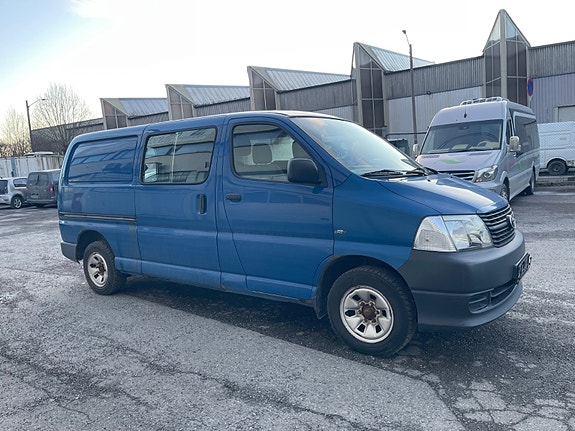 Toyota HiAce 4 of 20