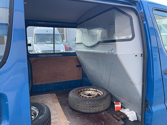 Toyota HiAce 12 of 20