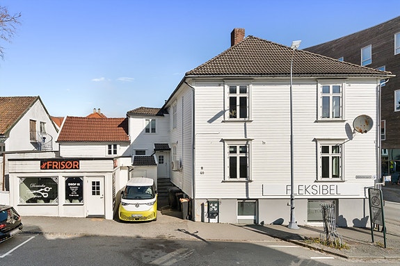 Løkkeveien 40 presenteres av Kay Stian Espeland v/Proaktiv Eiendomsmegling.