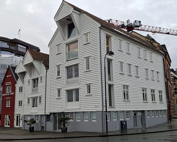 Velkommen til Rødne-huset, Skansegata 15