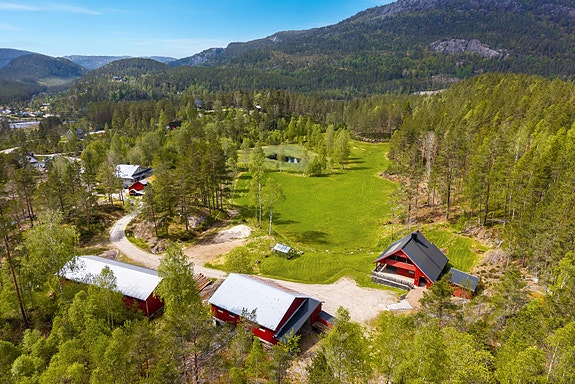 En sjelden mulighet for deg som drømmer om god plass, privat beliggenhet og et eget fristed på landet