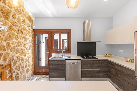 Villa med 4 soverom | Privat basseng | 500 meter til stranden | Stor tomt