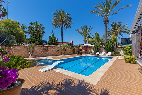 Villa med 4 soverom | Privat basseng | 500 meter til stranden | Stor tomt