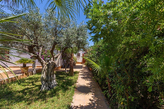 Villa med 4 soverom | Privat basseng | 500 meter til stranden | Stor tomt