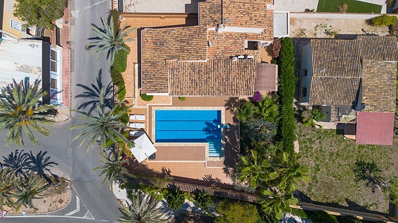 Villa med 4 soverom | Privat basseng | 500 meter til stranden | Stor tomt