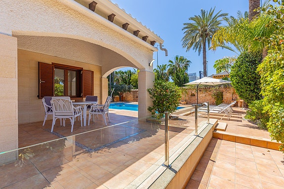 Villa med 4 soverom | Privat basseng | 500 meter til stranden | Stor tomt