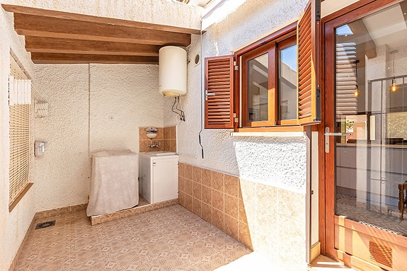 Villa med 4 soverom | Privat basseng | 500 meter til stranden | Stor tomt