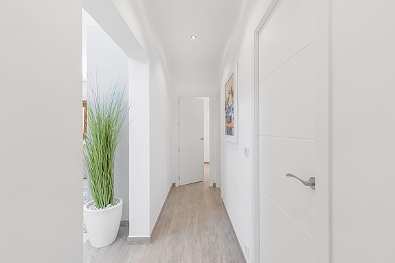 Villa med 4 soverom | Privat basseng | 500 meter til stranden | Stor tomt