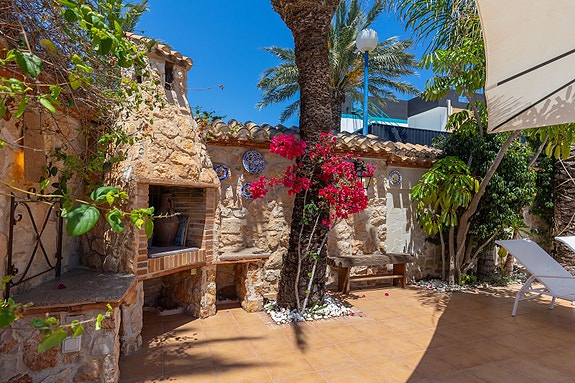 Villa med 4 soverom | Privat basseng | 500 meter til stranden | Stor tomt