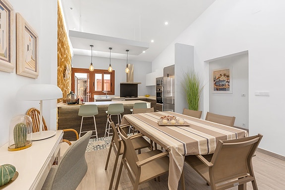 Villa med 4 soverom | Privat basseng | 500 meter til stranden | Stor tomt