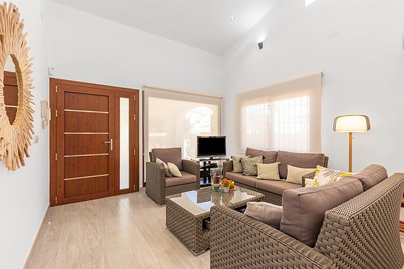 Villa med 4 soverom | Privat basseng | 500 meter til stranden | Stor tomt