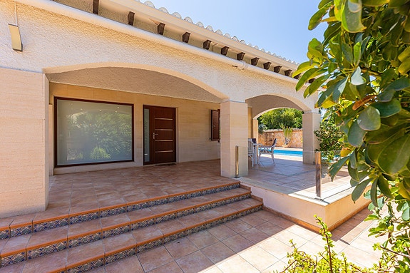 Villa med 4 soverom | Privat basseng | 500 meter til stranden | Stor tomt