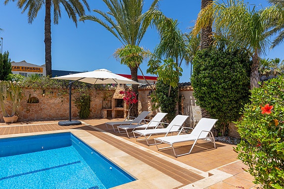 Villa med 4 soverom | Privat basseng | 500 meter til stranden | Stor tomt