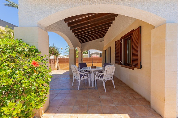 Villa med 4 soverom | Privat basseng | 500 meter til stranden | Stor tomt