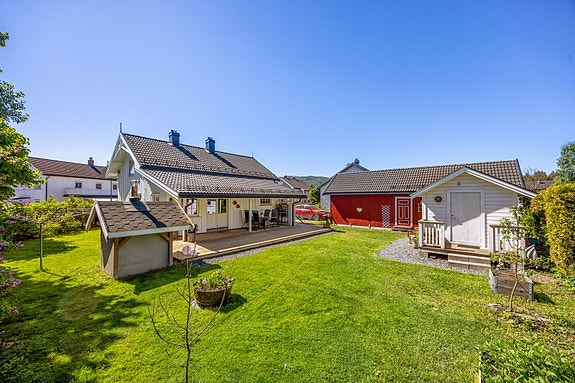 EiendomsMegler1 ved Patrick Gulmælæ presenterer Hovedgata 47! Foto Inbovi