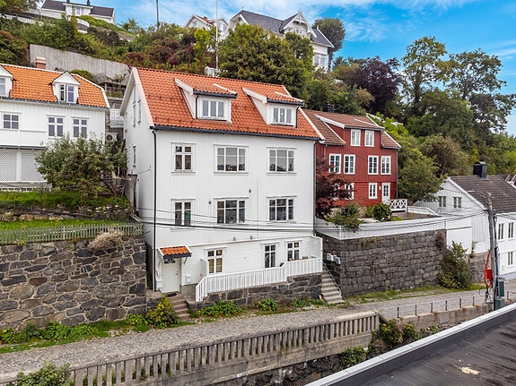 Velkommen til Strømsbuveien 28 C - Presentert av Glenn J. Olsen v/Meglerhuset & Partners.