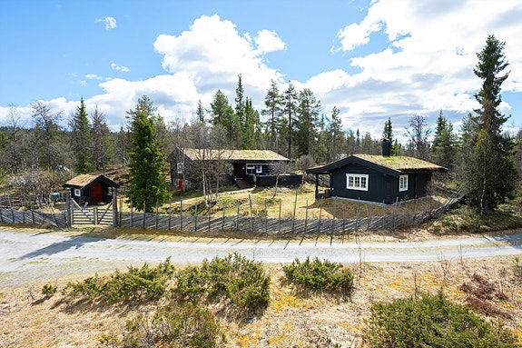 Eiendomsmegler 1 v/Unni Rolstad ønsker velkommen til Åbbortjønnvegen 34! Foto: Ivar Flagestad, Pholio