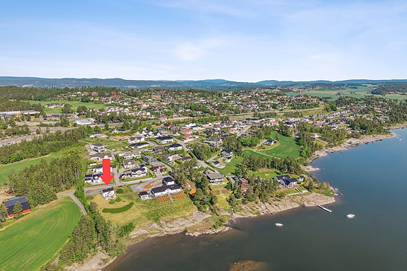 Gunn Margit Andreassen v/Privatmegleren Hønefoss har gleden av å presentere Sommerroveien 62!