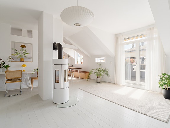 Kaja Årvik Olsen v/DNB Eiendom har gleden av å presentere en nydelig loftsleilighet i Wilhelms gate 6A på populære Bolteløkka!
